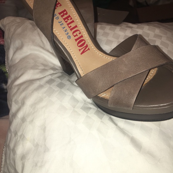 Platform heels - Picture 2 of 2